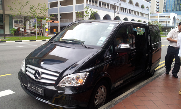 7 seater Taxi Singapore